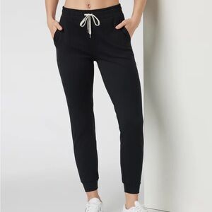 ✨ VUORI Performance Joggers